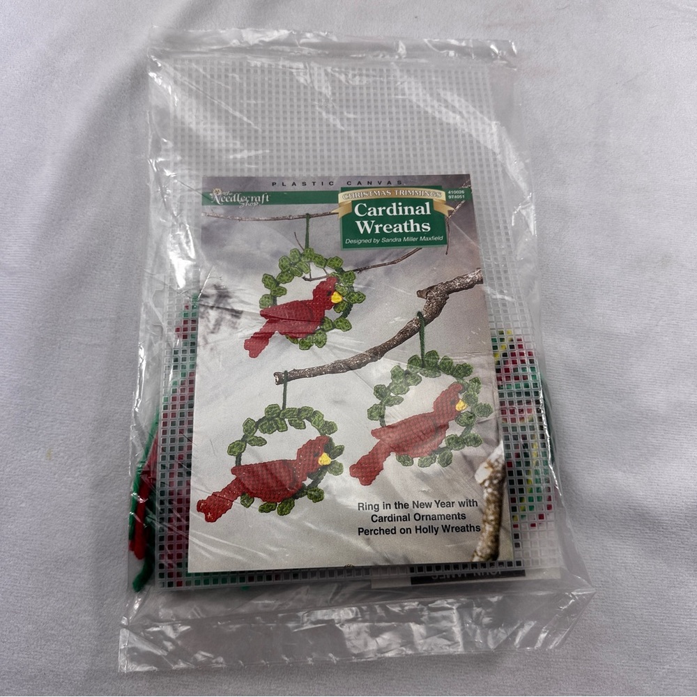 The Needlecraft Shop Cardinal Wreaths Stitch Christmas Trimmings Plastic Canvas - Picture 6 of 6